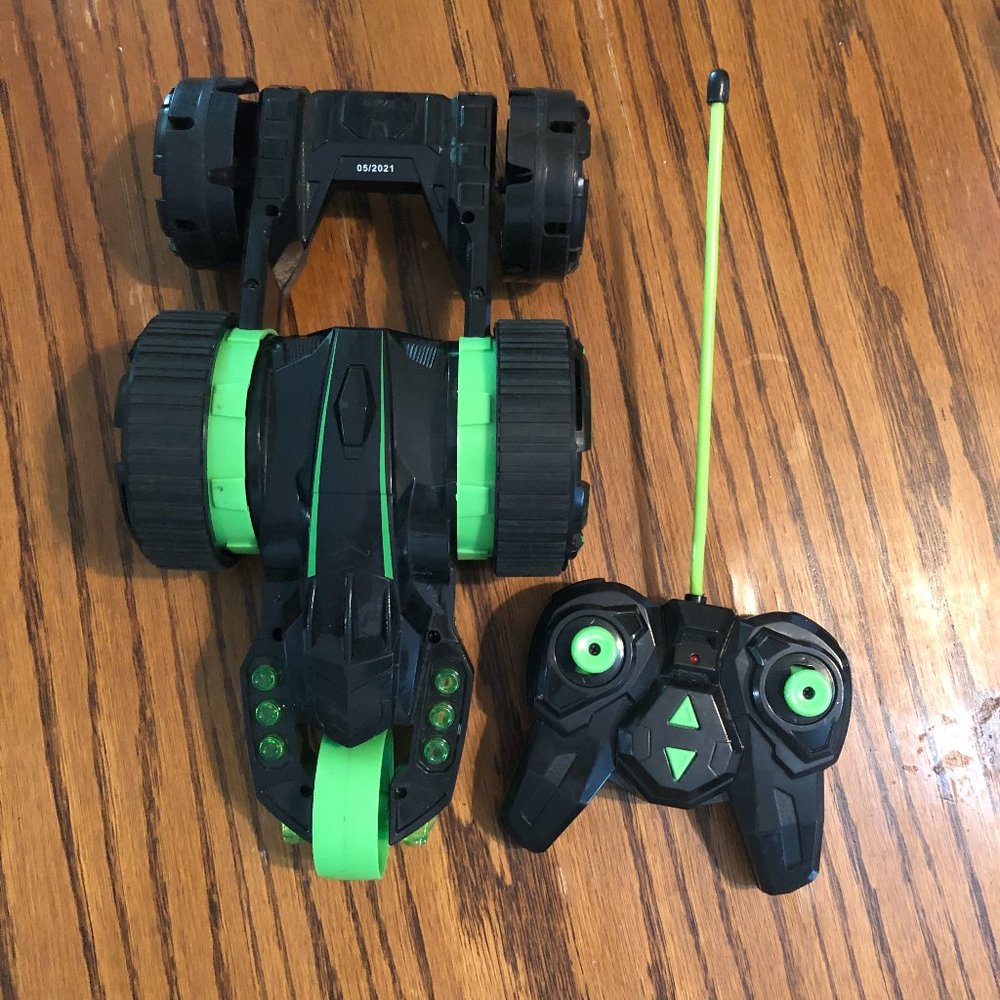 Toys Radio Controlled High Speed LED Remote Control Stunt Car Toy FOR PARTS ONLY